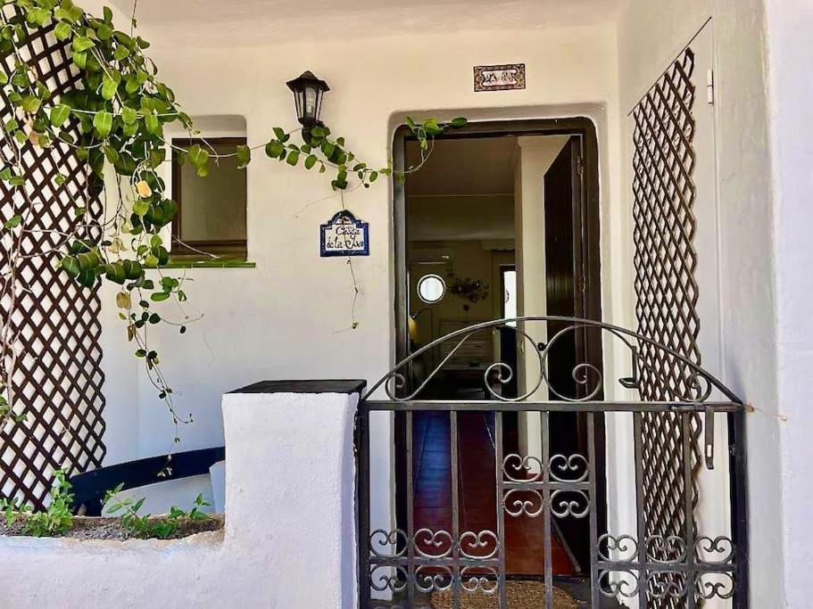 Hermosa Casita De Pueblo Con Piscina En ベナアビス エクステリア 写真