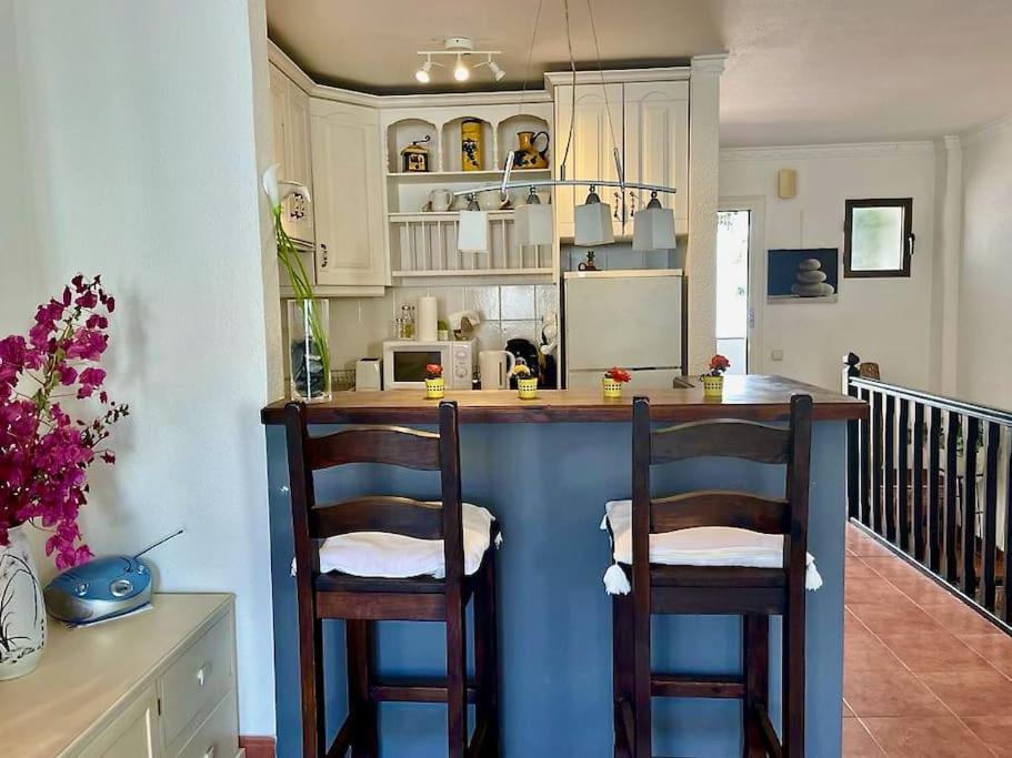Hermosa Casita De Pueblo Con Piscina En ベナアビス エクステリア 写真
