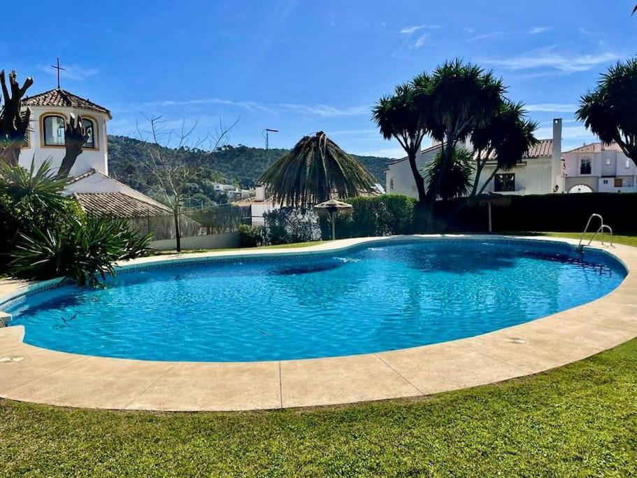 Hermosa Casita De Pueblo Con Piscina En ベナアビス エクステリア 写真