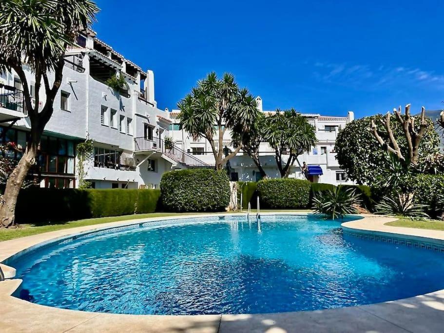 Hermosa Casita De Pueblo Con Piscina En ベナアビス エクステリア 写真