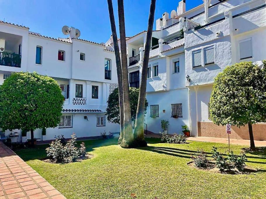 Hermosa Casita De Pueblo Con Piscina En ベナアビス エクステリア 写真