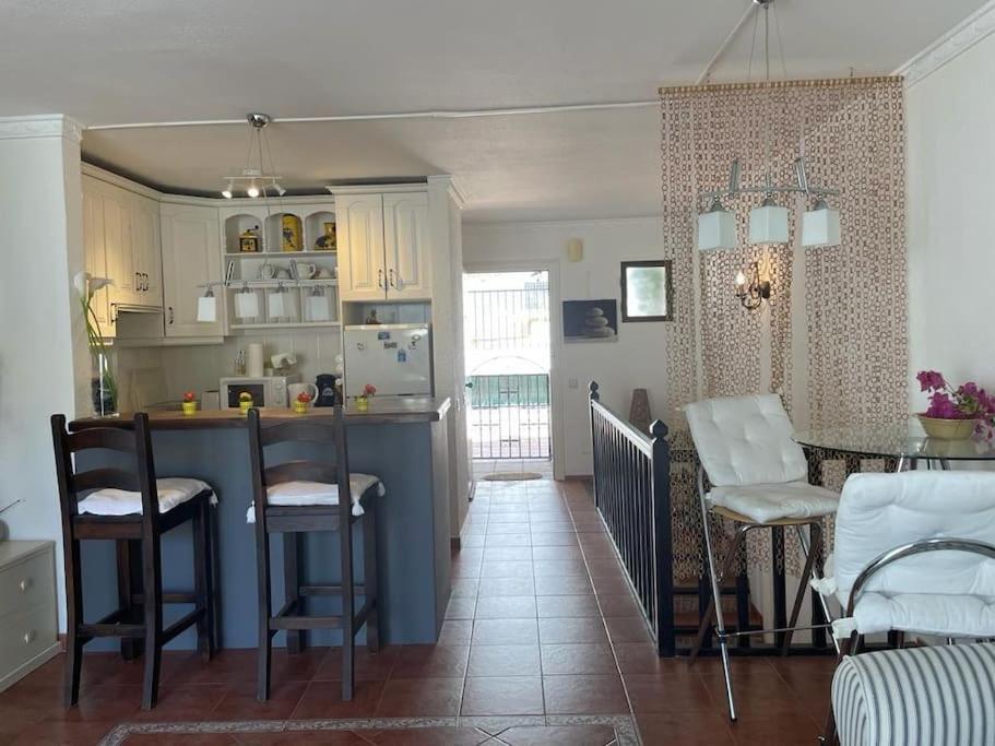 Hermosa Casita De Pueblo Con Piscina En ベナアビス エクステリア 写真