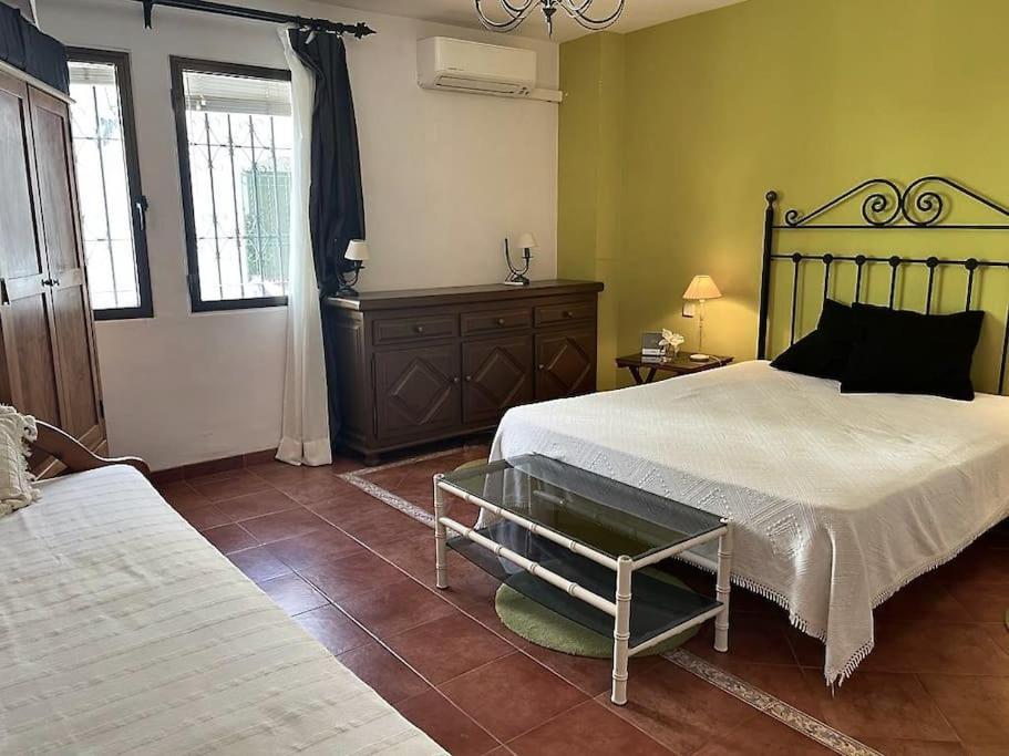 Hermosa Casita De Pueblo Con Piscina En ベナアビス エクステリア 写真